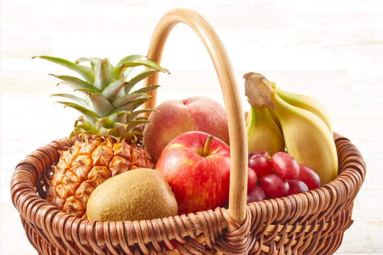 Panier gourmand de fruits frais